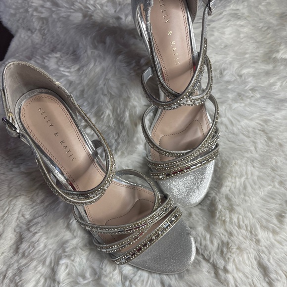 Kelly & Katie Women's Silver Rhinestone Sandals 9 1/2 NWOT - Picture 5 of 15